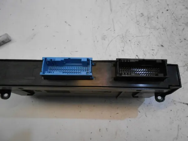 BMW E90 BCM Komfortmodul OEM 9176886 image 7