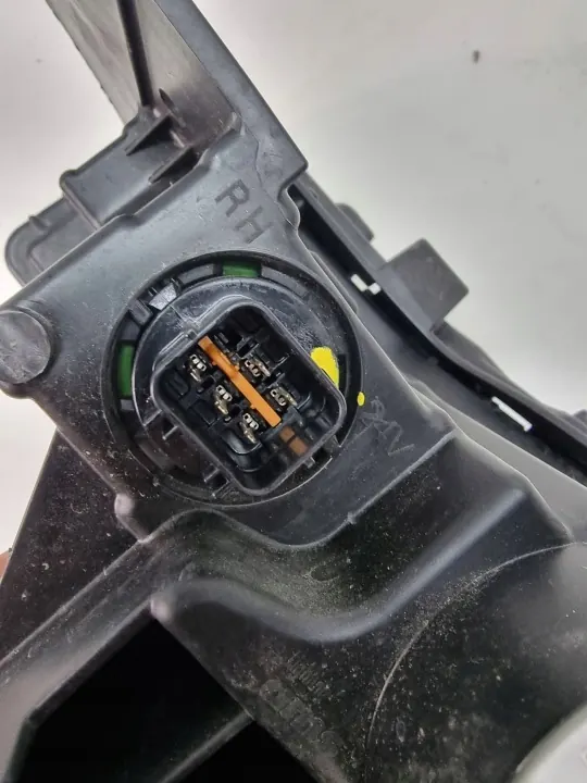 Luz DRL Delantera SsangYong Torres EVX OEM 8320242000 image 7
