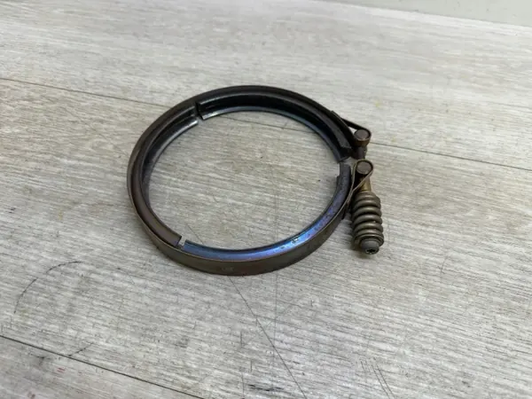 Braçadeira de escape Porsche OEM 9A725372500 - Usada image 3