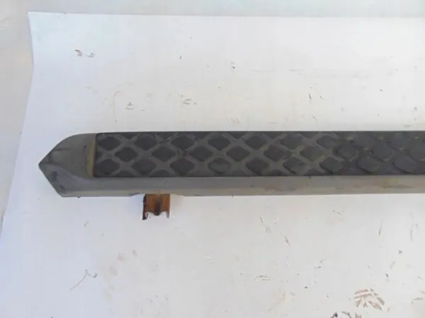 Estribo esquerdo OEM 377782 Nissan Pathfinder R51 image 3