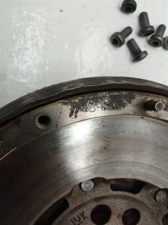 Kytkinlevy kaksoismassaväkä Citroen C5 Peugeot 607 image 4