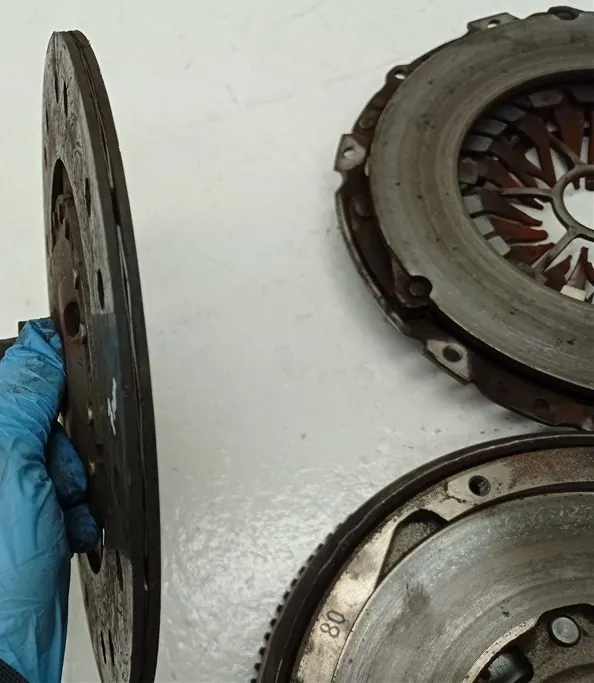 Kytkinlevy kaksoismassaväkä Citroen C5 Peugeot 607 image 8