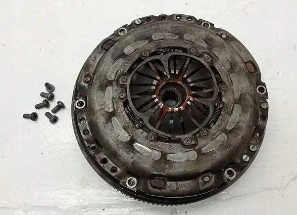 Kytkinlevy kaksoismassaväkä Citroen C5 Peugeot 607 image 9