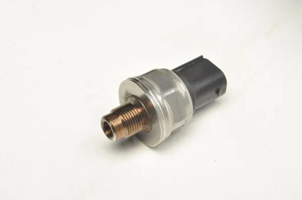 Sensor presión combustible OEM A0045425118 Mercedes image 3
