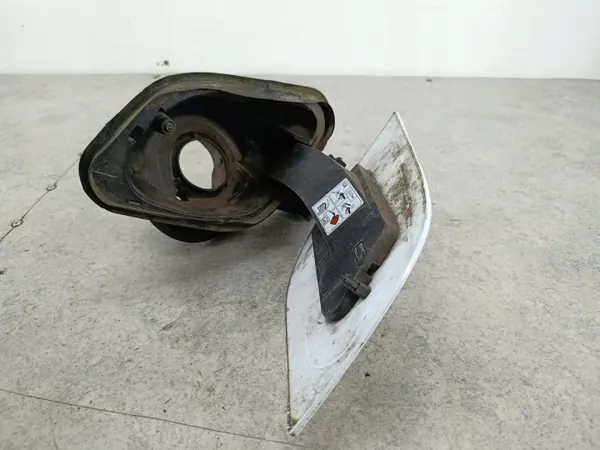 BM51-A27936-DH Polttoainekansi Ford Focus III:lle image 8