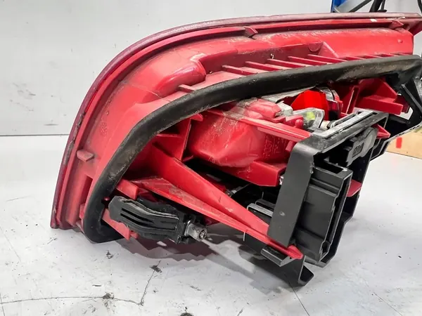 Luz trasera LED izquierda Audi A6 C6 Avant 4F9945093A image 7