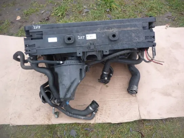 Radiador BMW 520 F11 OEM - Pieza original usada image 3