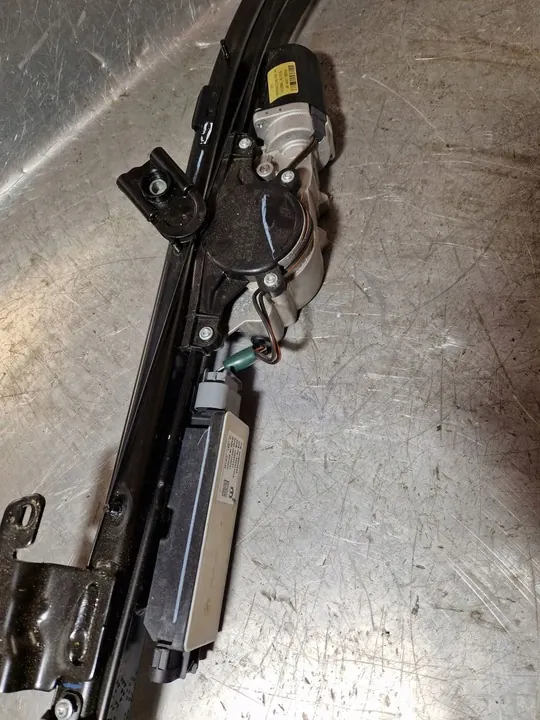 Motor de porta deslizante Chrysler Pacifica PN5926737AB image 2