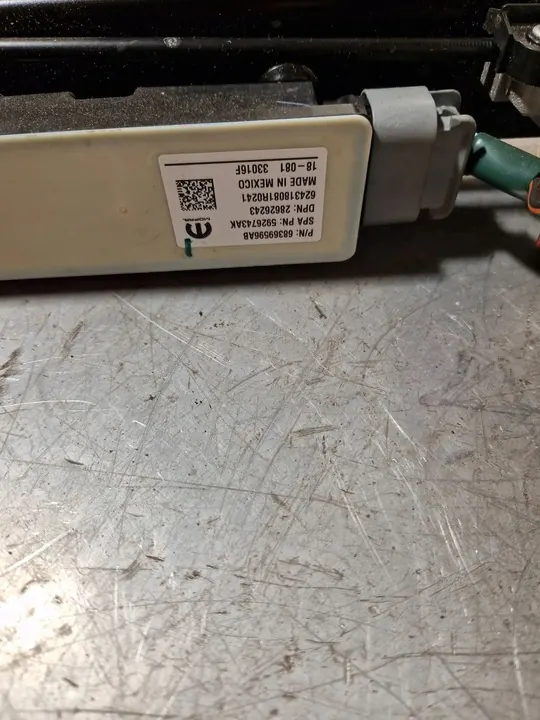 Motor de porta deslizante Chrysler Pacifica PN5926737AB image 3