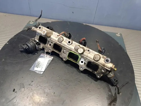 Ruiskutusraide OEM Wrakowisko-28325- VW Touranille image 2