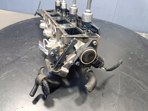 Ruiskutusraide OEM Wrakowisko-28325- VW Touranille image 4
