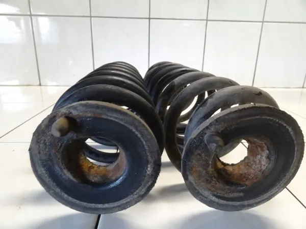 SEAT OEM 1K0512149B Achtervering Veren Set image 6