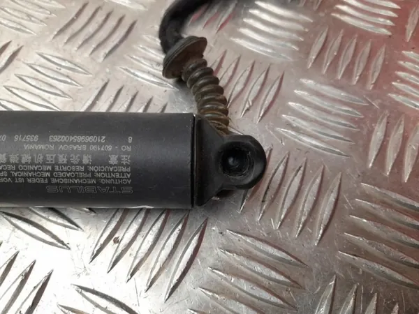 Gasfeder OEM 7423847 für BMW X2 2018 image 3