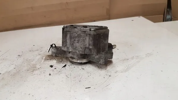 Bomba de vácuo CITROËN C5 II BREAK 2.0L diesel 2014 OEM 0905 image 4