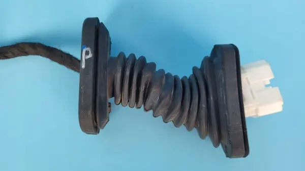 Harness Puerta Derecha Dodge Challenger SXT OEM 68409478AB image 3