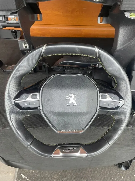 OEM KONSOLA DESKA kojetaulu Peugeot 208 II GT:lle image 4