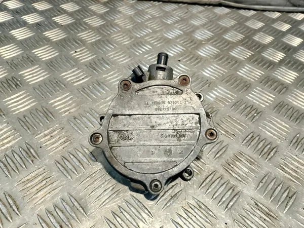 Bomba de vácuo Audi A6 C6 3.2 V6 image 3