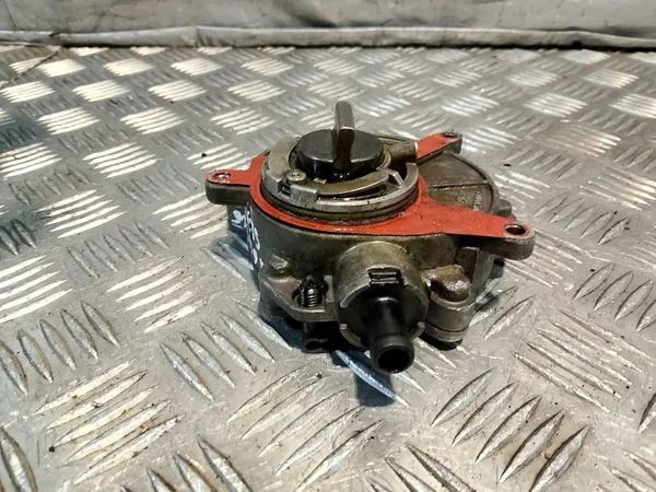 Bomba de vácuo Audi A6 C6 3.2 V6 image 7