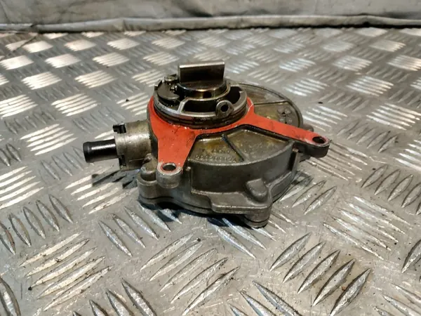 Bomba de vácuo Audi A6 C6 3.2 V6 image 8