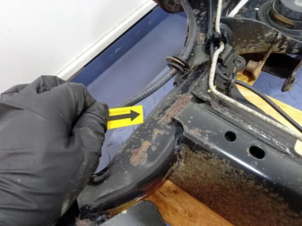 Viga suspensión trasera OEM 555117070R Dacia image 10