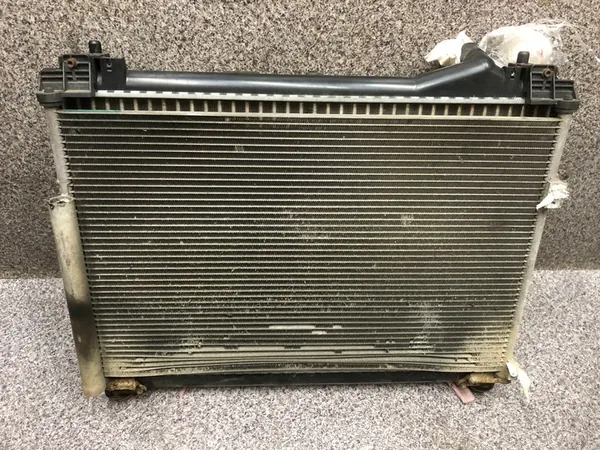 Grand Vitara II Kylarrubrik Fläktar Framsug 1.9 DDIS OEM 95310-64J00 image 2