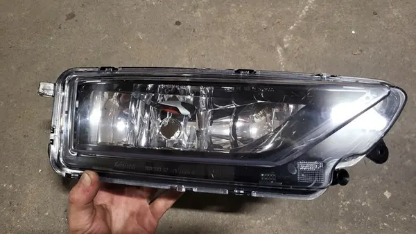 VW AMAROK 16 - 20 Farol de neblina direito image 2