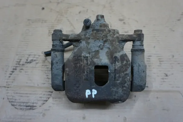 Toyota RAV4 I voor rechts remklauw OEM RAV4 I ZACISK PP image 2