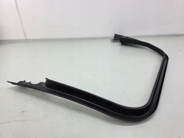 Takaikkunan lista oikea puoli OEM J8A225514AC image 5