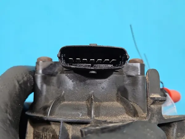 Boîtier de filtre à carburant Opel Astra V K 1221058S01 image 5