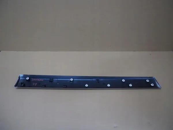 Dacia OE 8200735139 door trim / protection image 6