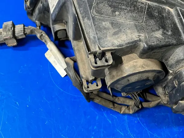 Oikea Xenon- Ajovalo Volvo XC90 Lift Valeo image 5