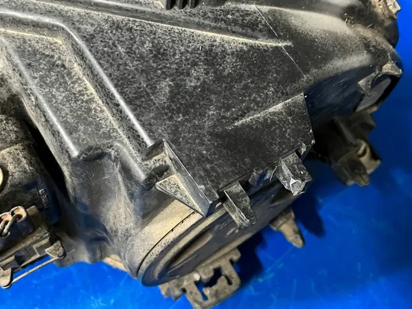 Oikea Xenon- Ajovalo Volvo XC90 Lift Valeo image 7