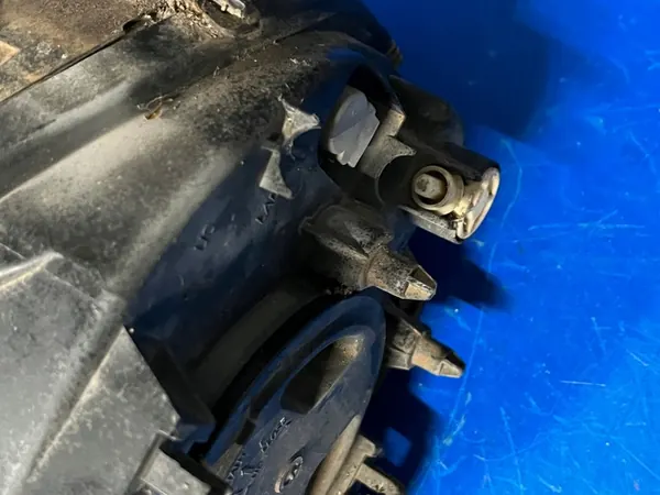 Oikea Xenon- Ajovalo Volvo XC90 Lift Valeo image 9