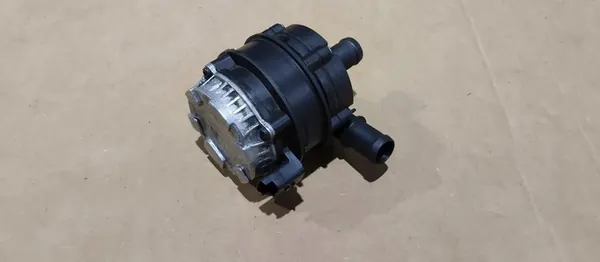 Vattenpump Renault Kangoo III IV 2023 OEM 0392024155 image 4