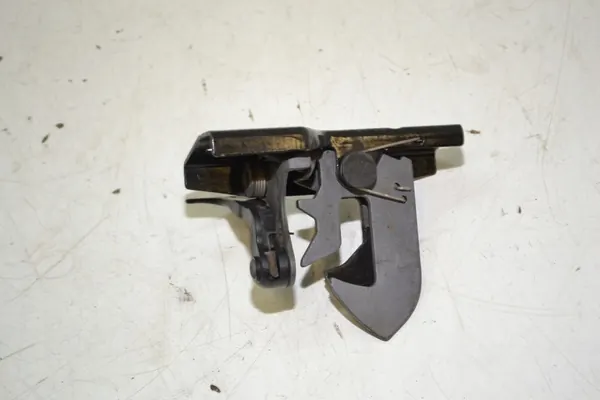 Poignée d'ouverture du capot Mercedes E-Class W211 OE A2118870027 image 4