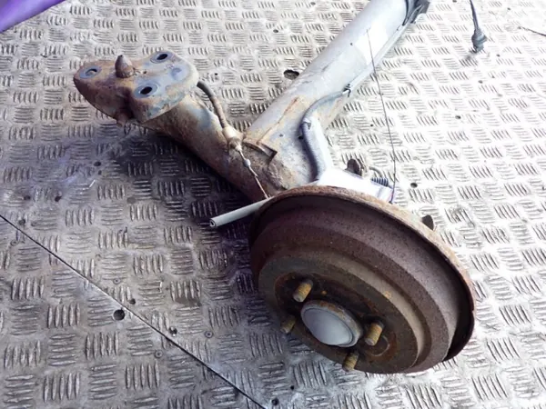 Viga de eje trasero Ford OEM Zawada-370444- Usado image 5