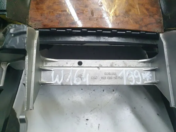 Middenconsole armsteun Mercedes-Benz ML W164 OEM A1646801314 image 9