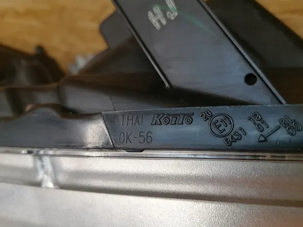 Faros derecho Toyota Hilux 8 VIII LED 2015-2020 KMR702 image 3