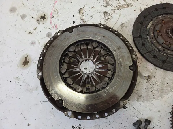 Volante bimassa SAAB 93 1.9 TTID image 4