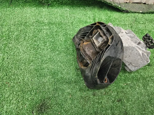 Supporto motore Renault Clio IV Kangoo 1.5 DCI OEM image 3