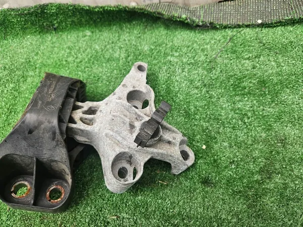 Supporto motore Renault Clio IV Kangoo 1.5 DCI OEM image 4