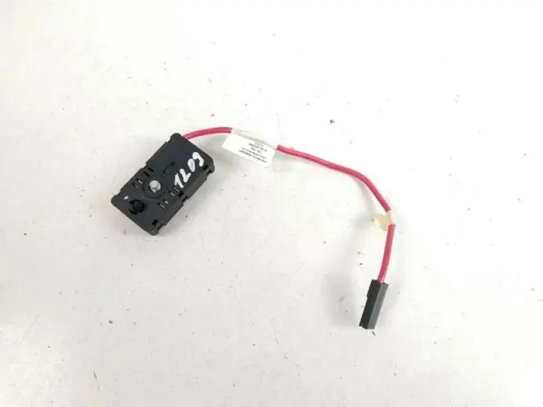Tesla Model 3 Antennivahvistin OEM 168020900A image 2