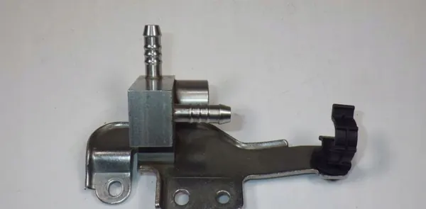 Distribuidor de Combustible Trasero 07L127503L Audi RS6 C6 5.0 image 5