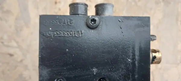 Pompe de levage cabine Renault Gama T Range C K image 2