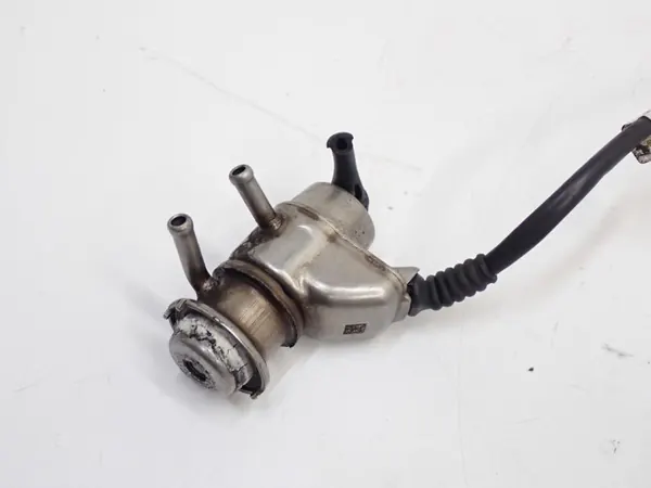 Inyector Audi OE 04L131113S - Usado image 3