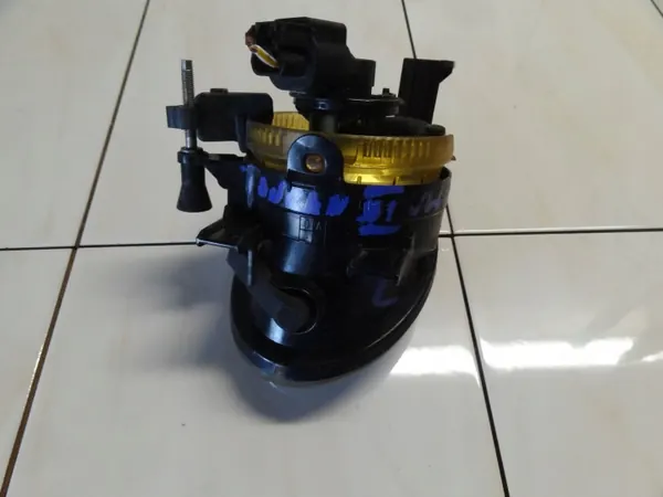 Faro Halógeno Izquierdo Delantero OEM 5K0941699 Usado image 3