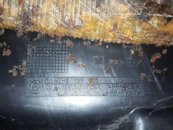 BMW 5 Touring E39 tavaratilan matto OEM 51478189705 image 3