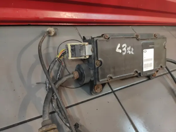 Handbromsmotor OEM AH42-2C496-AF för Range Rover image 4