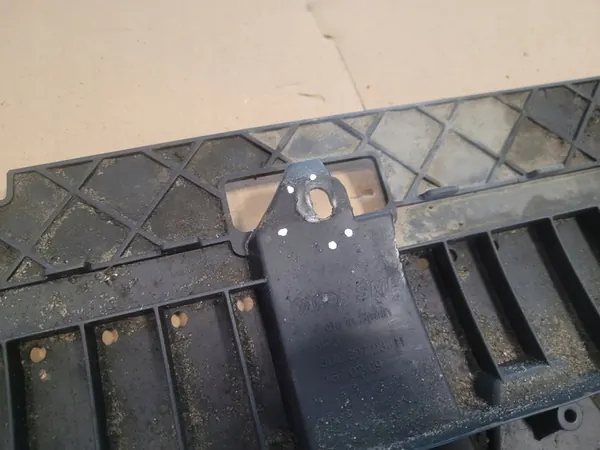 Framstötfångare AUDI Q3 8U0807233H image 4