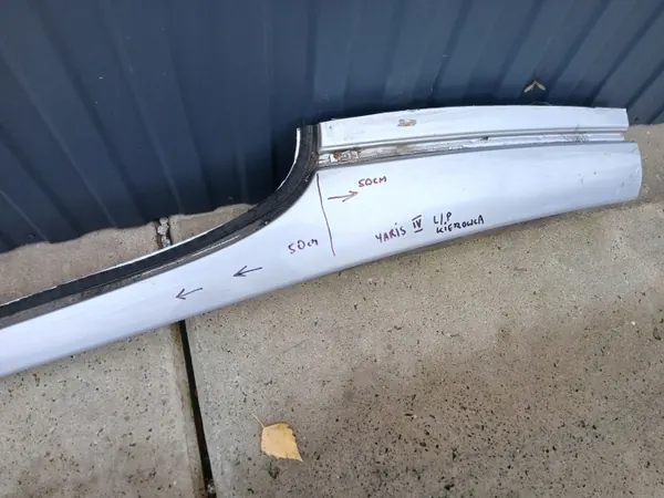 Pilier gauche conducteur Toyota Yaris IV OEM image 2